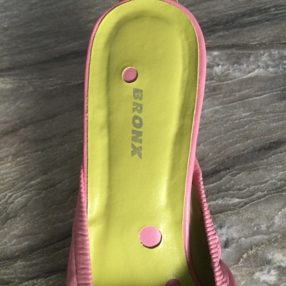 Bronx Pointy Toe Elasticized Kitten Heel Pumps Ankle Strap Pink - Picture 10 of 16